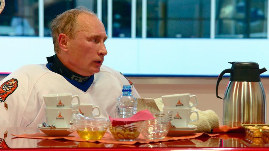 Vladimir Putin: Những khoảnh khắc cô đơn của người đàn ông thép